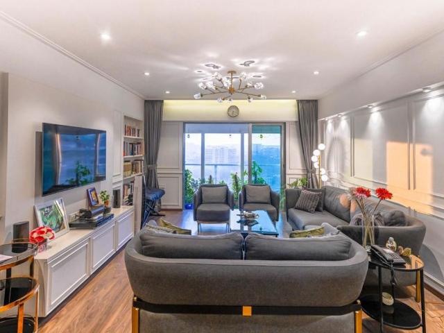 Resale | 4 BHK 2000 Sq.Ft. Apartment in Sindhi Society Chembur