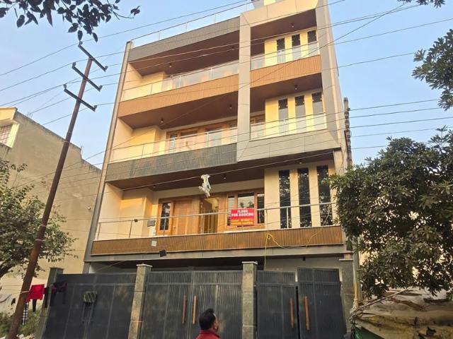 Resale | 4 BHK 200 Sq.Mt. Independent House in Govindpuram