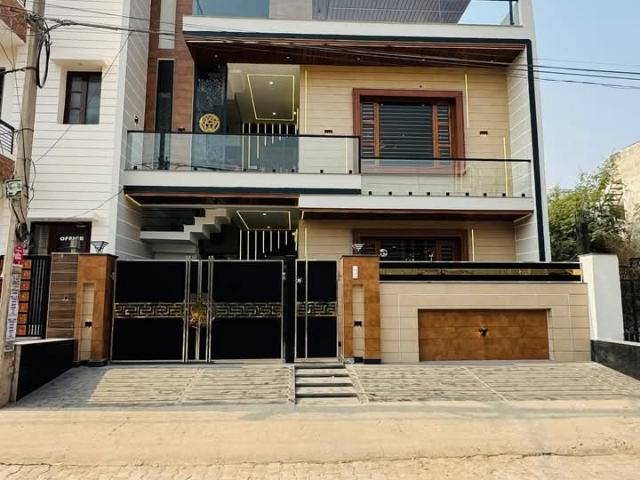 Resale | 4 BHK 200 Sq.Yd. Independent House in Rejoice Land Group