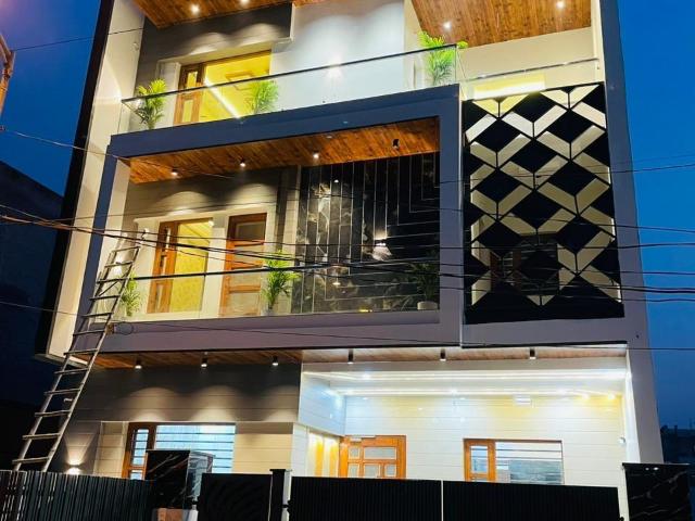 Resale | 4 BHK 200 Sq.Yd. Independent House in Sunny Enclave