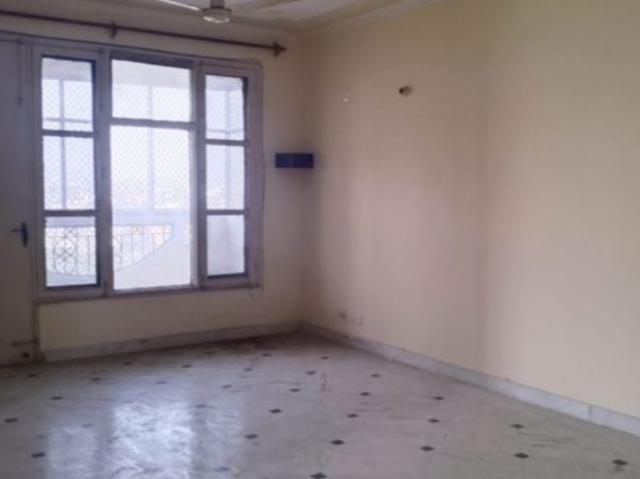 Resale | 4 BHK 2141 Sq.Ft. Apartment in Gokul Apartments Faridabad