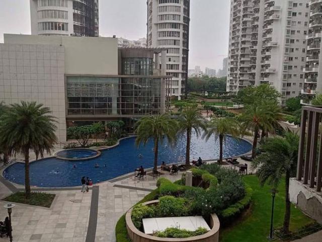 Resale | 4 BHK 2150 Sq.Ft. Apartment in Emaar MGF The Palm Drive Studios