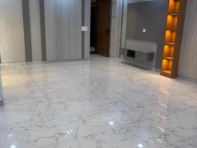 Resale | 4 BHK 2150 Sq.Ft. Apartment in Vaishali Nagar