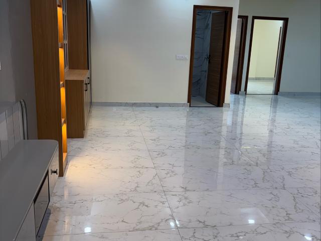 Resale | 4 BHK 2150 Sq.Ft. Apartment in Vaishali Nagar