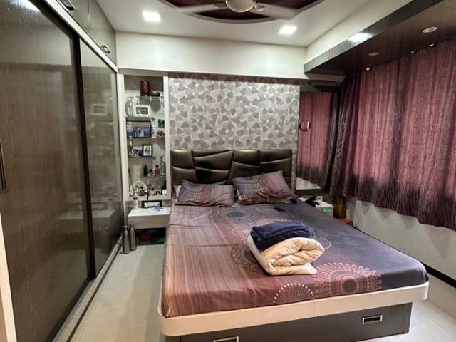 Resale | 4 BHK 2160 Sq.Ft. Apartment in Oberoi Realty Park View