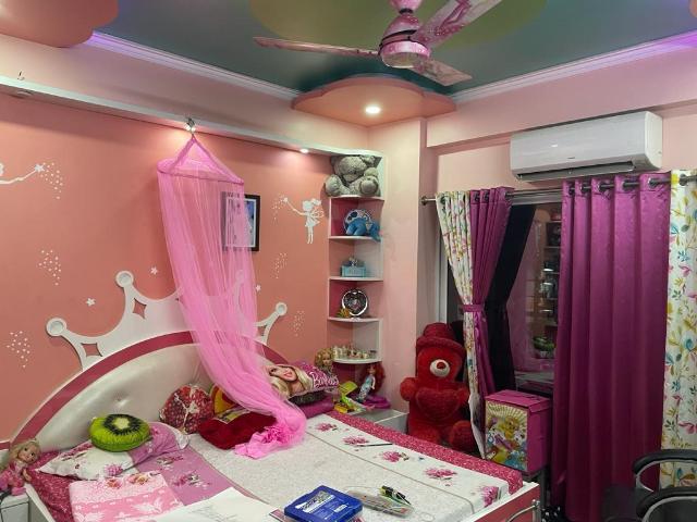 Resale | 4 BHK 2175 Sq.Ft. Apartment in Gaurs Cascades