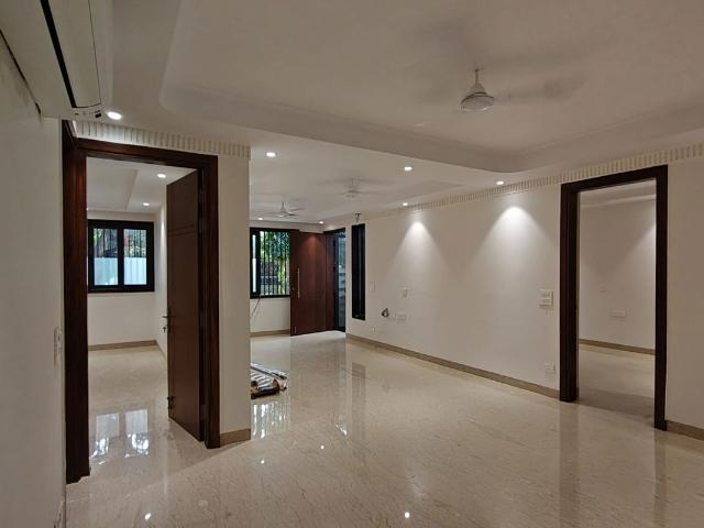 Resale | 4 BHK + 2100 Sq.Ft. Apartment in Vasant Kunj