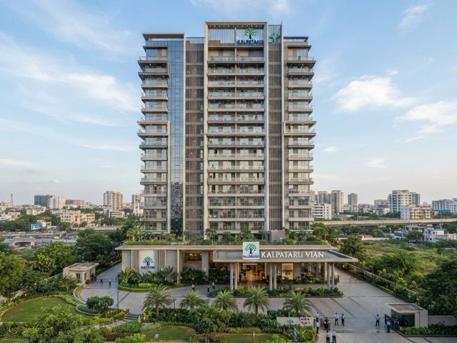 Resale | 4 BHK + 2127 Sq.Ft. Apartment in Kalpataru Vian