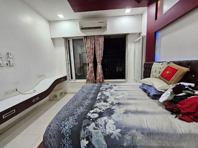 Resale | 4 BHK 2245 Sq.Ft. Apartment in Raheja Odyssey