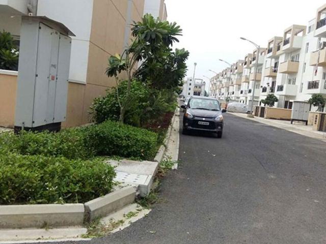 Resale | 4 BHK 2250 Sq.Ft. Apartment in BPTP Parkland