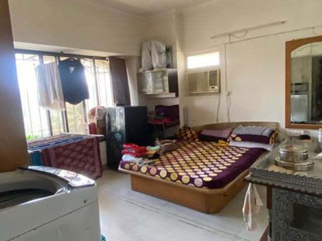 Resale | 4 BHK 2250 Sq.Ft. Apartment in Hastiraj Apartment Vile Parle West