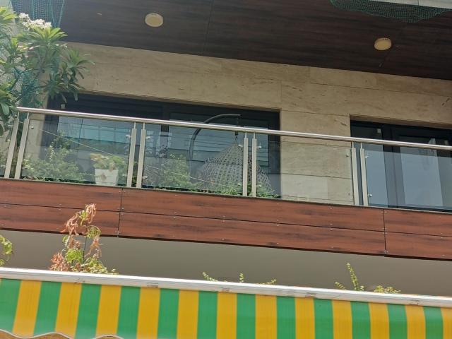 Resale | 4 BHK 225 Sq.Yd. Independent House in Dlf Ankur Vihar
