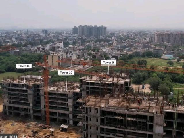 Resale | 4 BHK 2270 Sq.Ft. Apartment in M3M Crown