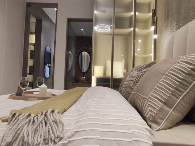 Resale | 4 BHK 2200 Sq.Ft. Apartment in Andheri West