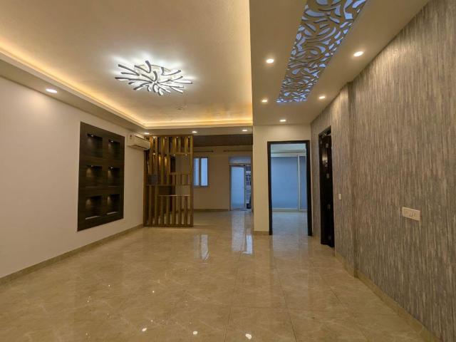 Resale | 4 BHK + 2200 Sq.Ft. Apartment in Aradhya Homes