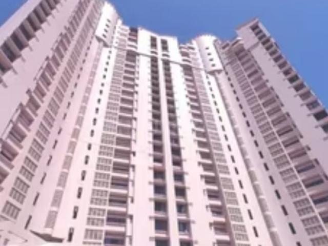 Resale | 4 BHK 2200 Sq.Ft. Apartment in Kalpataru Habita