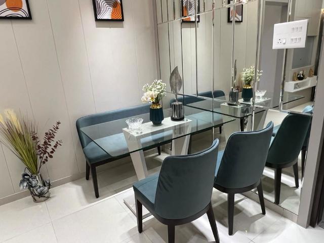 Resale | 4 BHK 2200 Sq.Ft. Apartment in Raheja Odyssey