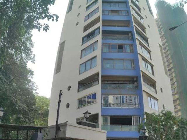 Resale | 4 BHK 2200 Sq.Ft. Apartment in Tytan Apartment