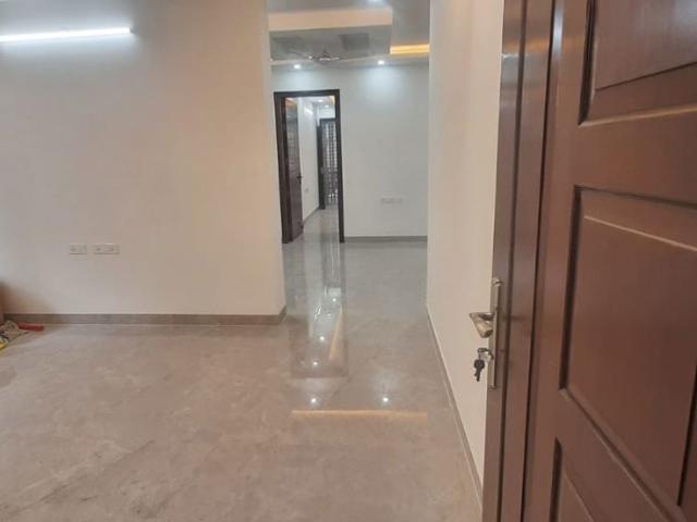 Resale | 4 BHK 2201 Sq.Ft. Apartment in Vasant Kunj