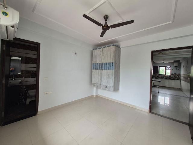 Resale | 4 BHK + 2352 Sq.Ft. Apartment in Pareena Coban Residences