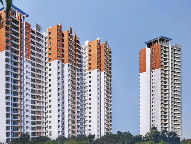 Resale | 4 BHK 2375 Sq.Ft. Apartment in Prestige Misty Waters