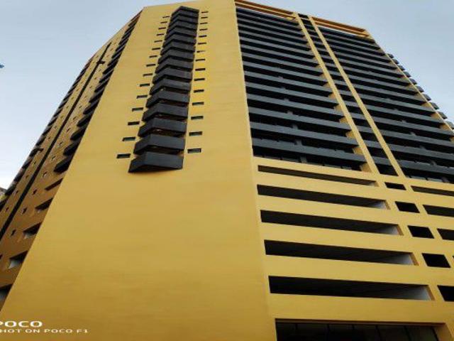 Resale | 4 BHK 2300 Sq.Ft. Apartment in Crescent Tower