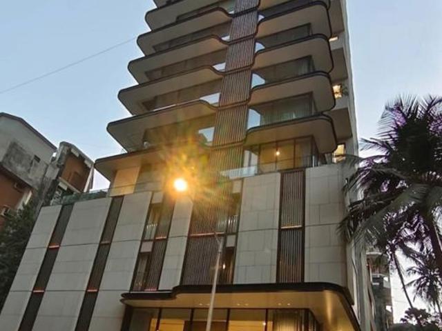 Resale | 4 BHK 2300 Sq.Ft. Apartment in Khar West
