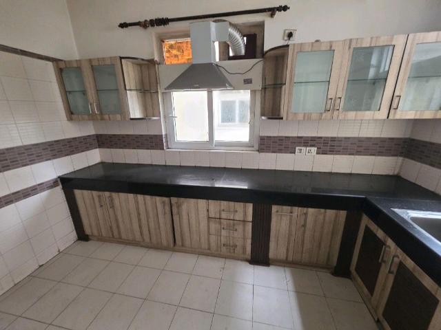 Resale | 4 BHK 2337 Sq.Ft. Apartment in Orchid Petals