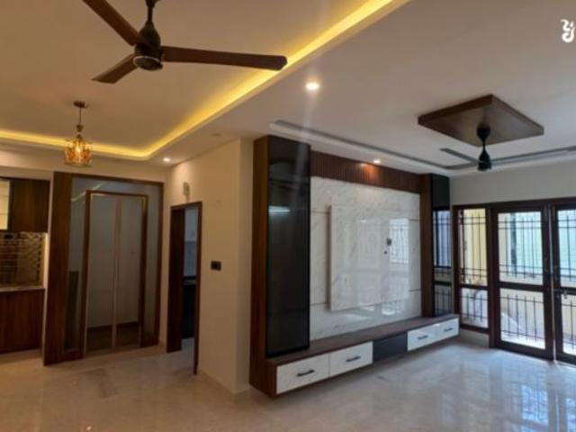 Resale | 4 BHK + 2450 Sq.Ft. Apartment in Renaissance Regalia