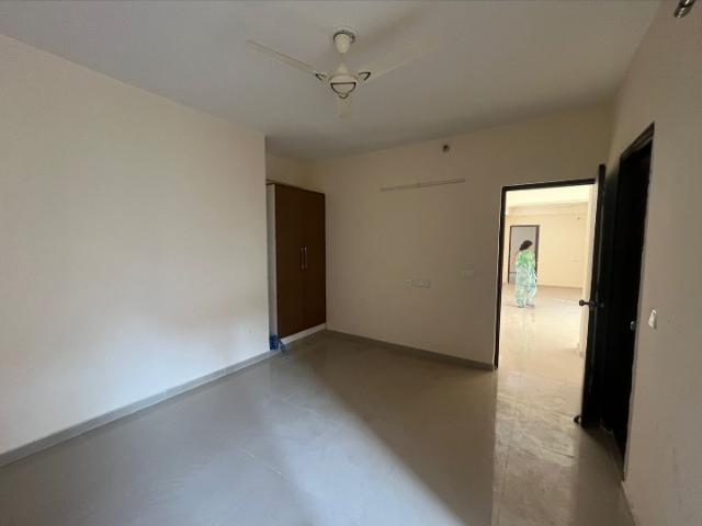 Resale | 4 BHK 2450 Sq.Ft. Apartment in Windsor Paradise 2
