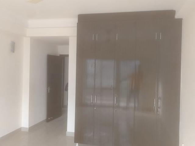 Resale | 4 BHK 2400 Sq.Ft. Apartment in Abhinandan CGHS