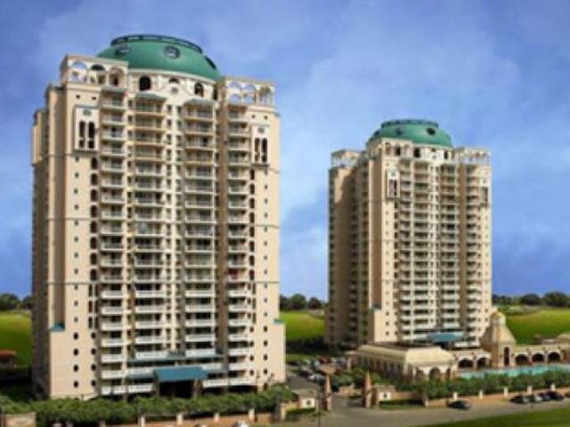 Resale | 4 BHK 2400 Sq.Ft. Apartment in DLF Trinity Towers