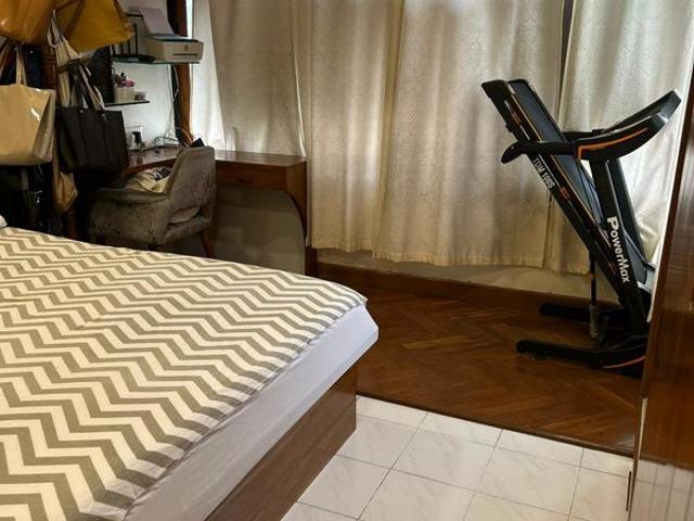 Resale | 4 BHK + 2400 Sq.Ft. Apartment in Windsor Avenue