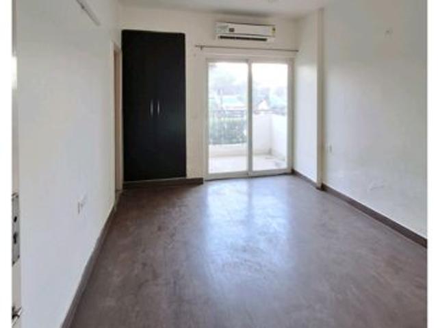Resale | 4 BHK 2423 Sq.Ft. Apartment in Vatika Seven Lamps