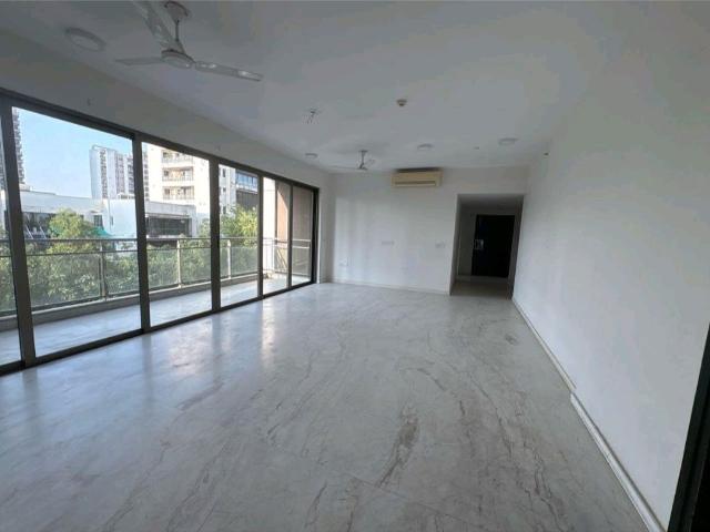 Resale | 4 BHK 2550 Sq.Ft. Apartment in Tata Primanti Tower Residences