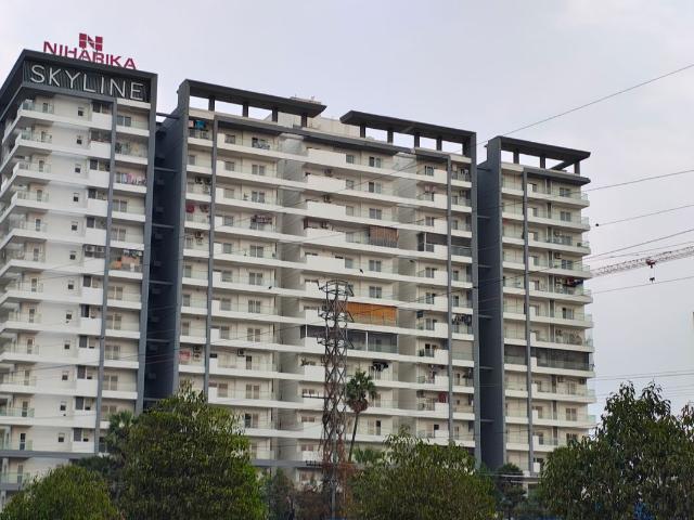 Resale | 4 BHK + 2580 Sq.Ft. Apartment in Niharika Skyline