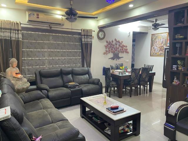 Resale | 4 BHK 2590 Sq.Ft. Apartment in Uninav Bliss