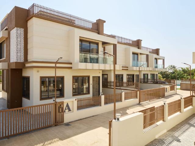Resale | 4 BHK 25000 Sq.Ft. Villa in Goodbrick Vogue 25