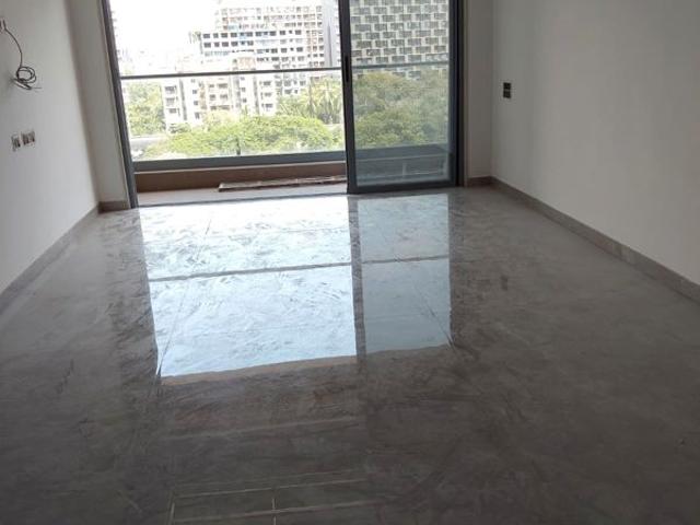 Resale | 4 BHK 2500 Sq.Ft. Apartment in Adani Western Heights Sky Apartments