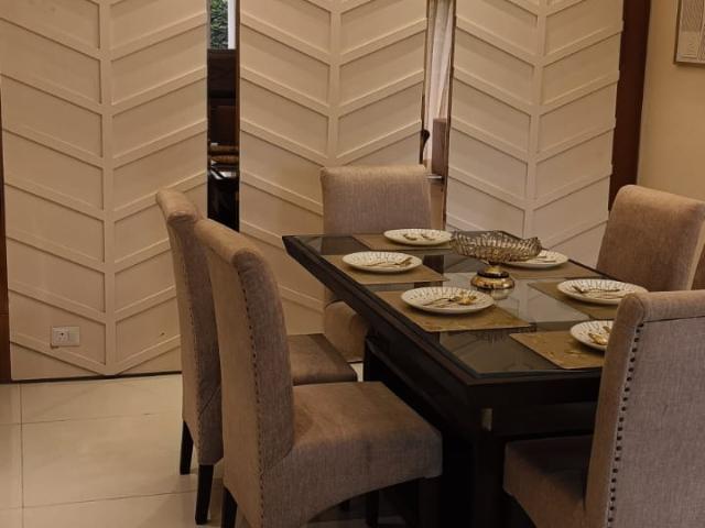 Resale | 4 BHK 2500 Sq.Ft. Apartment in Aerocity
