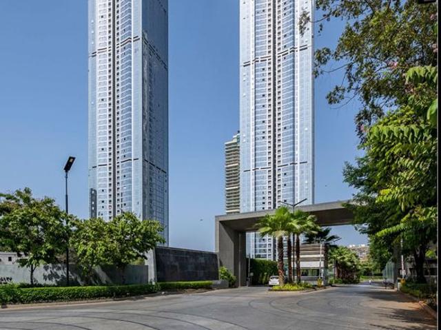 Resale | 4 BHK 2500 Sq.Ft. Apartment in Bombay Realty One ICC