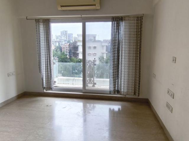 Resale | 4 BHK 2500 Sq.Ft. Apartment in Gamdevi