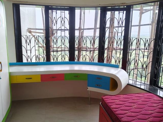 Resale | 4 BHK 2500 Sq.Ft. Apartment in Pratima Apartments