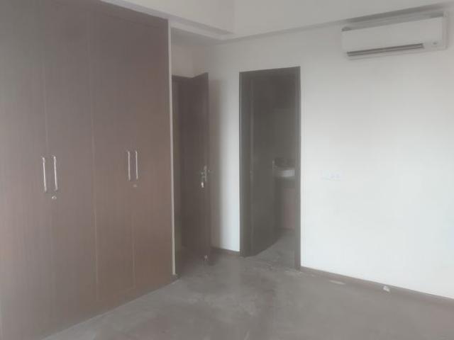 Resale | 4 BHK + 2525 Sq.Ft. Apartment in Paras Irene