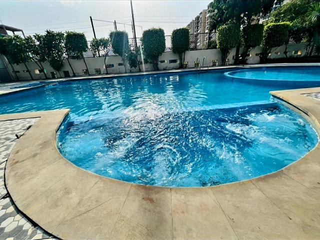 Resale | 4 BHK 2535 Sq.Ft. Apartment in Ratan Galaxy