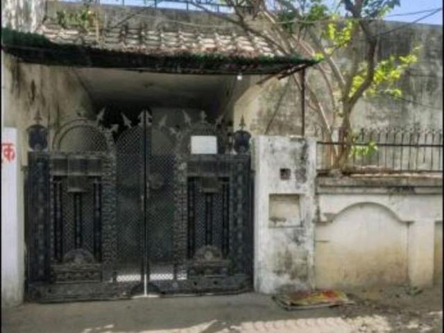 Resale | 4 BHK 2650 Sq.Ft. Villa in Gomti Nagar