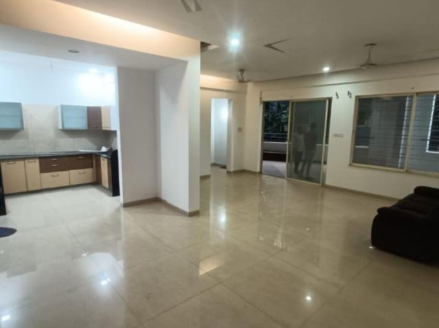 Resale | 4 BHK 2600 Sq.Ft. Apartment in Bell Flower