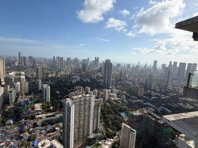 Resale | 4 BHK 2600 Sq.Ft. Apartment in LnT Crescent Bay T6