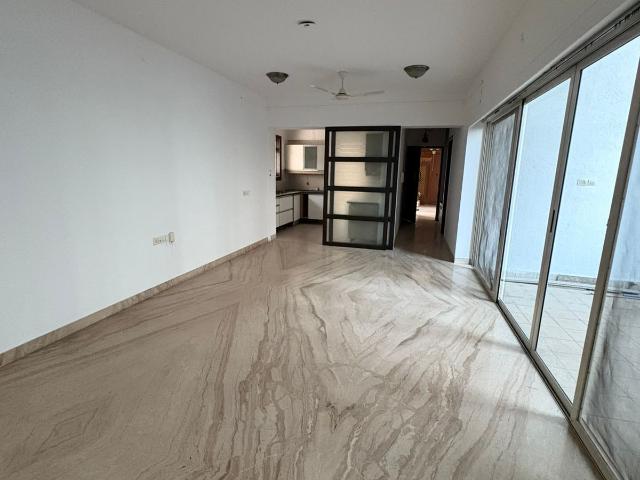 Resale | 4 BHK 2600 Sq.Ft. Apartment in Sunshree Woods