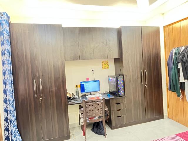 Resale | 4 BHK 260 Sq.Yd. Independent House in BPTP District Phase 2